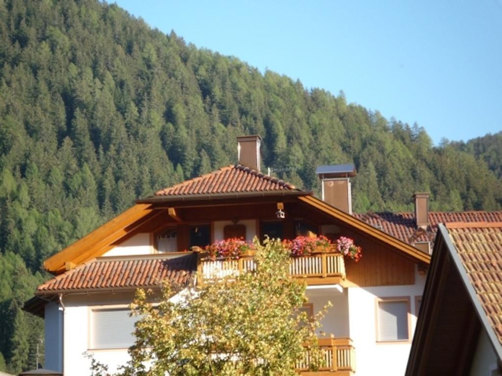 Mansarda Dolomiti Apartment ราซุน ดิ โซปรา ห้อง รูปภาพ